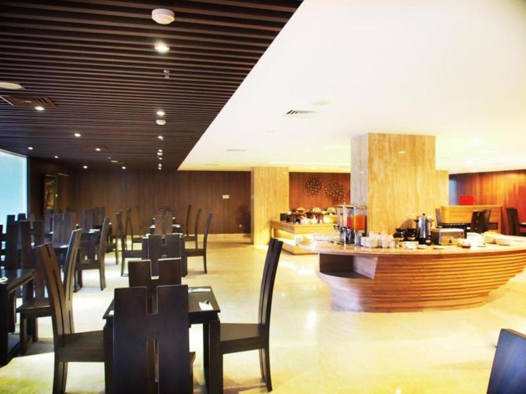 Arch Hotel Богор Экстерьер фото