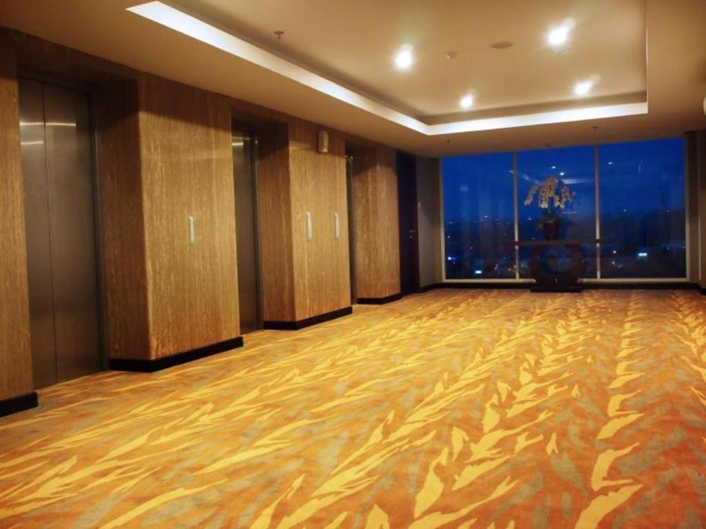 Arch Hotel Богор Экстерьер фото