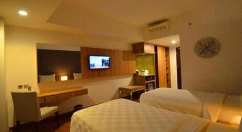 Arch Hotel Богор Экстерьер фото