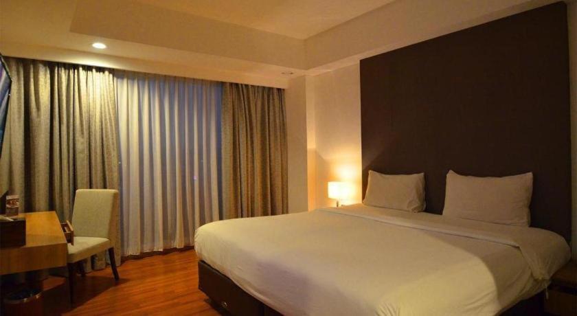 Arch Hotel Богор Экстерьер фото