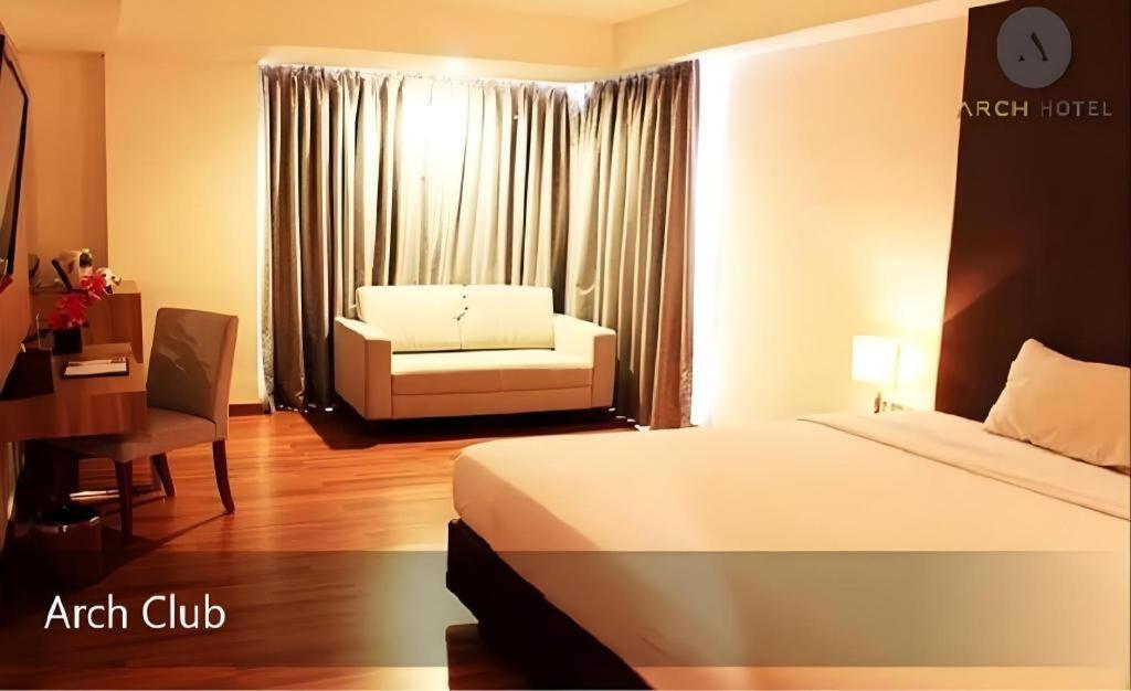 Arch Hotel Богор Экстерьер фото