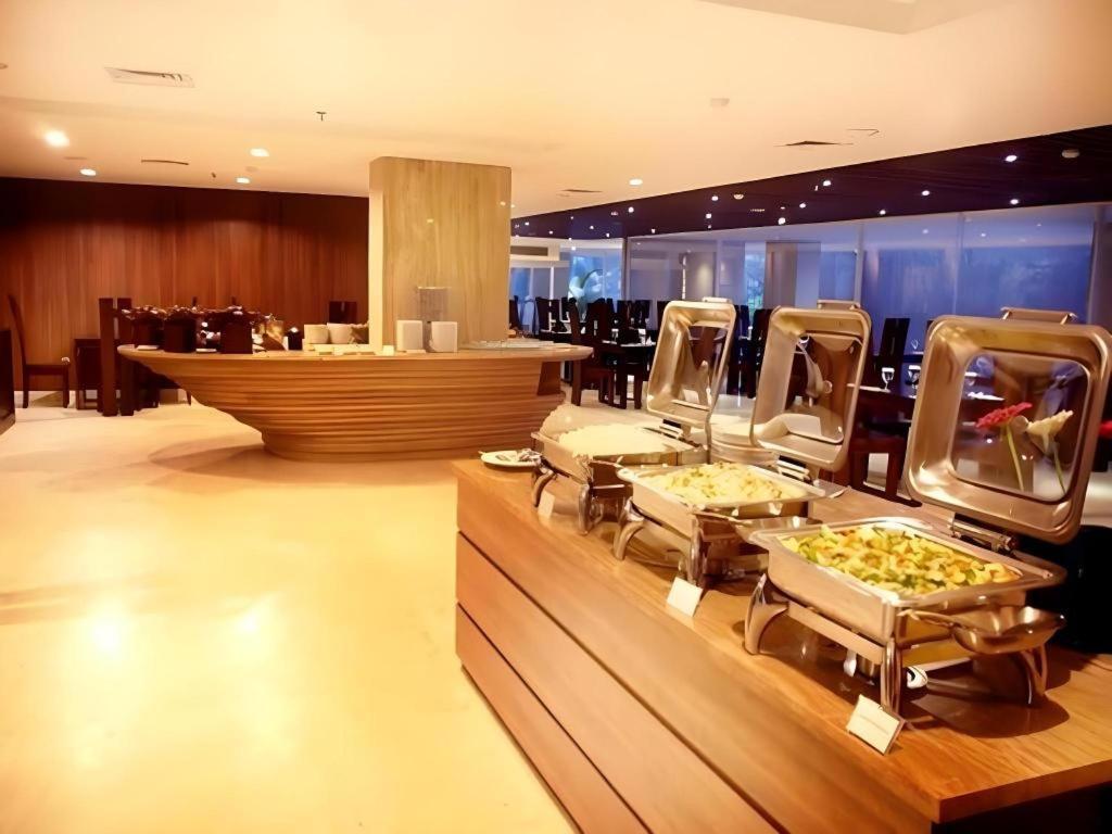 Arch Hotel Богор Экстерьер фото