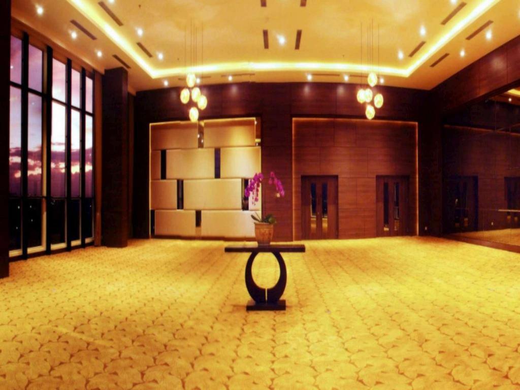 Arch Hotel Богор Экстерьер фото